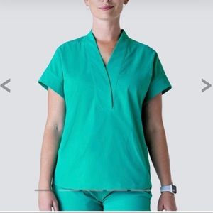Large Medelita Scrub Top